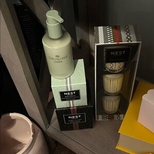 NEST Fragrances Body Oil Set with Black and Cream Accents
